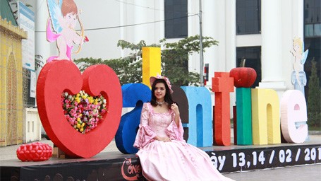 Sẽ có cuộc thi hôn tập thể lớn nhất tại Hà Nội dịp Valentine Nữ diễn viên này sẽ vào vai nàng Juliet trong dịp Valentine sắp tới