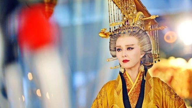 Phim Võ Tắc Thiên kết thúc trong sự hụt hẫng Cảnh Võ Tắc Thiên đăng cơ nữ hoàng được dàn dựng công phu.