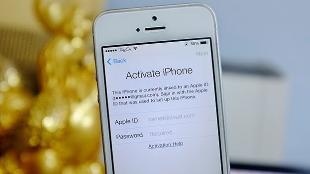 Trộm iPhone dễ dàng lấy Gmail, iCloud qua SIM nhà mạng Khi bị mất iPhone, người dùng cần đến ngay các điểm giao dịch của nhà mạng để vô hiệu hóa SIM trên máy và làm SIM mới. Việc nhà mạng chỉ hỗ trợ khóa một chiều là "vô tác dụng" trước các thủ thuật mở khóa iPhone. Ảnh: iMore.