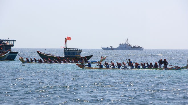 Sôi nổi lễ hội đua thuyền Tứ linh đảo Lý Sơn Sôi nổi lễ hội đua thuyền Tứ linh đảo Lý Sơn