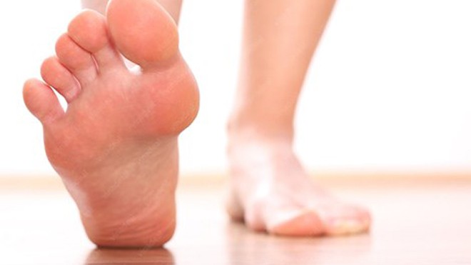 Bị đau thốn gót chân là bệnh gì? Nếu bạn không điều trị viêm cân gan chân, nó có thể trở thành một căn bệnh mãn tính. Hình minh họa.