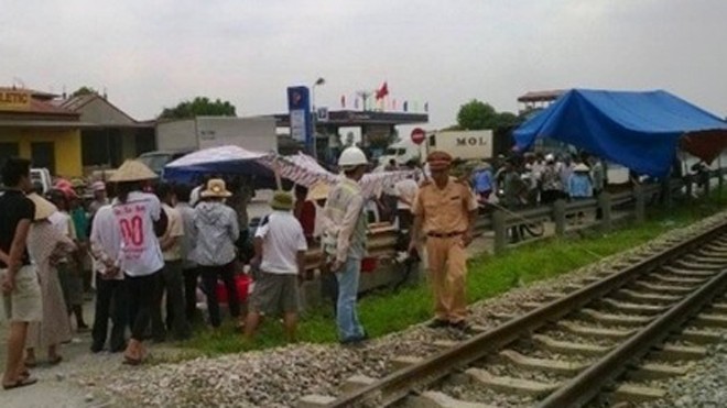 Cụ ông bị tàu tông chết khi băng qua đường sắt Ảnh minh họa