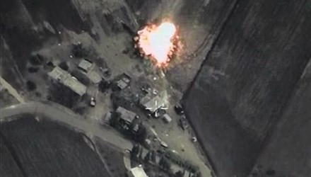 Toan tính quân sự của một số nước vùng Vịnh ở Syria Một cuộc không kích của máy bay Nga ở Syria hôm 3/10. Ảnh: Guardian