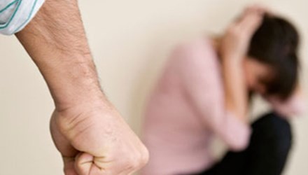 Gã chồng vũ phu sát hại vợ chỉ vì tiền bán lợn Gã chồng vũ phu sát hại vợ chỉ vì tiền bán lợn