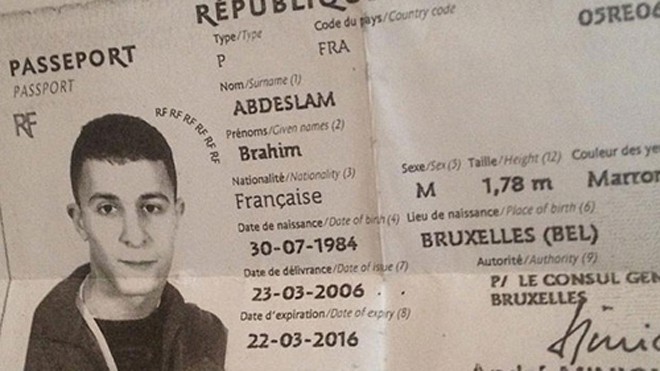 Kẻ đánh bom Paris chỉ mê hút cần sa và ngủ Ibrahim Abdeslam. Ảnh: Telegraph