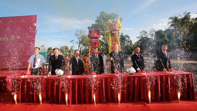 Vingroup khởi công dự án Vinpearl Paradise Villas Các đại biểu phát lệnh khởi công dự án.
