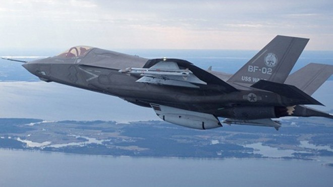 Các nhà buôn vũ khí phát tài nhờ IS Một chiếc máy bay F35 của Lockheed Martin. Ảnh: WSJ