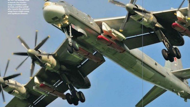 Nga thử nghiệm ở Syria những vũ khí tối tân nào? Máy bay Tu-95MS mang tên lửa Kh-101.