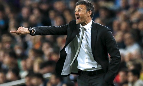 HLV Enrique mắng phóng viên hỏi xoáy HLV Enrique và Barca đang trải qua giai đoạn khó khăn nhất mùa này.