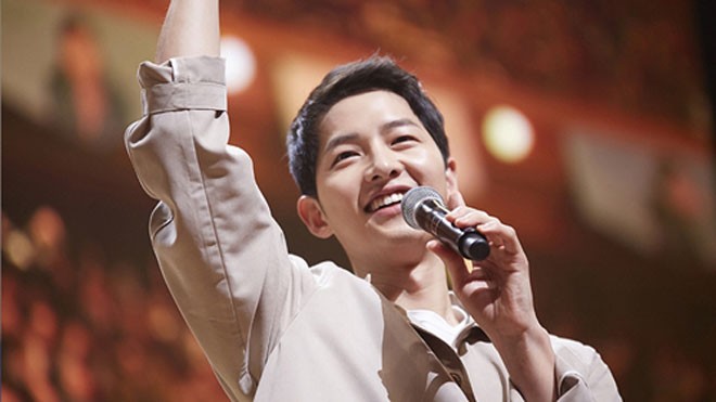 Bạo chi để được gặp tài tử 'Hậu duệ mặt trời' Song Joong Ki tại buổi họp mặt fan.