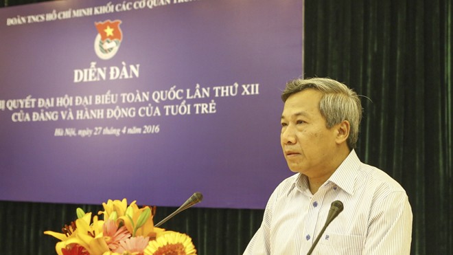 500 cán bộ đoàn chủ chốt học tập Nghị quyết Đại hội XII của Đảng Tiến sĩ Trần Hồng Hà, Phó Bí thư Đảng bộ Khối các cơ quan Trung ương - Báo cáo viên cấp Trung ương của Đảng, quán triệt Nghị quyết Đại hội đại biểu toàn quốc lần thứ XII của Đảng cho đoàn viên thanh niên trong Khối tại diễn đàn.