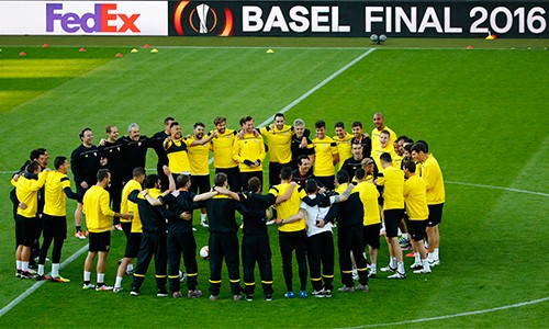 Sevilla và câu chuyện về một 'Gia Cát Lượng trong bóng đá' Sevilla là đội bóng thành công nhất trong lịch sử Cup UEFA / Europa League. Trận chung kết ở Basel hôm nay giúp họ có cơ hội lần thứ năm đăng quang ở sân chơi này. Ảnh: Reuters.