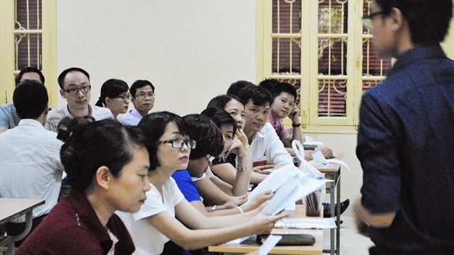 Lắp camera, nhờ công an giám sát chấm thi Giám thị nghe phổ biến quy chế chấm thi (Ảnh: Thanh Hùng)