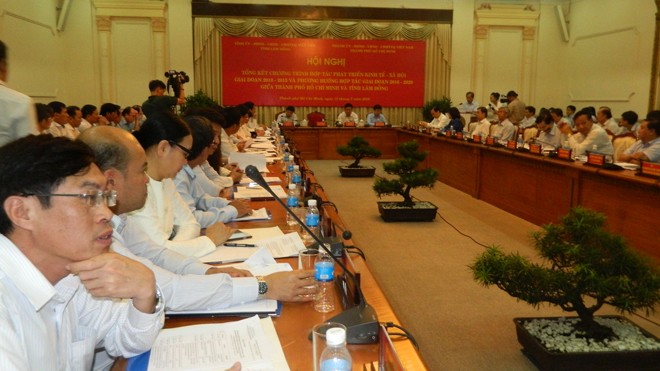 Bí thư Thăng: Ký hợp tác không phải để 'thăm hỏi, uống rượu' Toàn cảnh Hội nghị