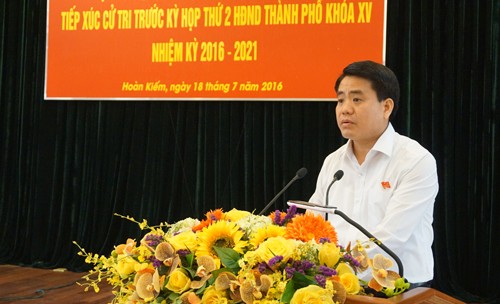 Hà Nội áp dụng công nghệ để cây phượng ra hoa quanh năm Ông Nguyễn Đức Chung lần đầu nói về đề án trồng một triệu cây xanh của TP Hà Nội. Ảnh: Võ Hải.