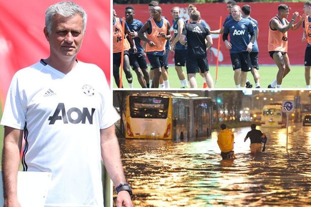 Hủy derby Manchester tại Bắc Kinh vì thời tiết xấu Mưa lớn ở Bắc Kinh khiến trận đấu giữa MU và Man City buộc phải hủy