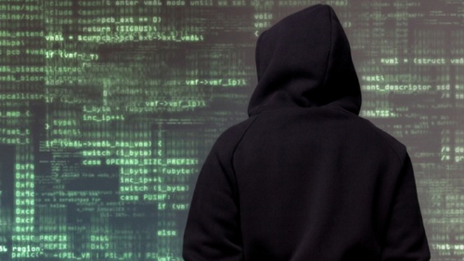 Vén màn bí ẩn về hacker tấn công hòm thư bà Hillary Clinton Guccifer 2.0 là hacker đang khiến chính phủ Mỹ "đau đầu".