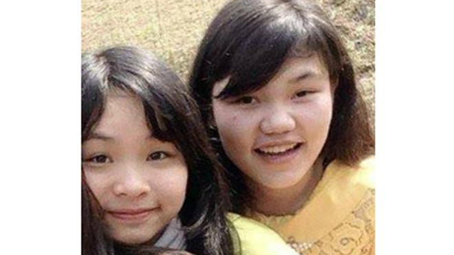 Vừa làm công nhân, vừa ôn thi vẫn được 24,5 điểm khối C Hảo (bên phải) vừa làm công nhân vừa cố gắng ôn thi đại học. Ảnh: Nhân vật cung cấp