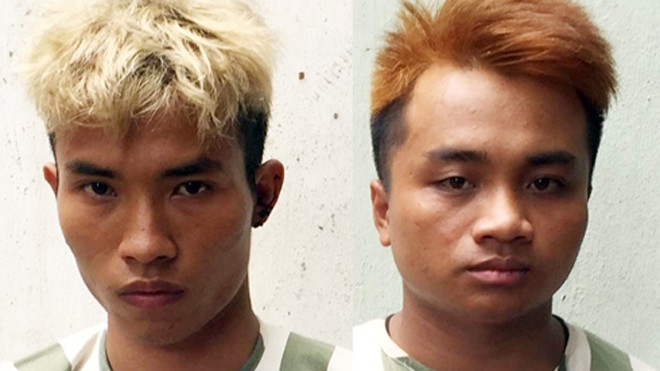 Hai thanh niên chuyên giật tài sản trước trung tâm mua sắm Hai kẻ cướp bị bắt. Ảnh: Nguyệt Triều/VnExpress