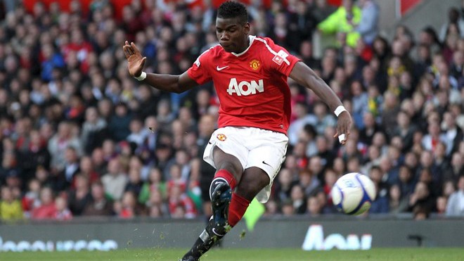Bó hoa 20 bảng và định mệnh đưa Paul Pogba đến MU Paul Pogba thời còn khoác áo MU.