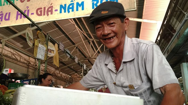 Trúng xổ số 20 tỷ: Người đàn ông quét rác thành tỷ phú "Tỷ phú" cho biết ông vẫn không nghỉ ngày làm việc nào và sẽ tiếp tục với công việc như thường ngày của mình.