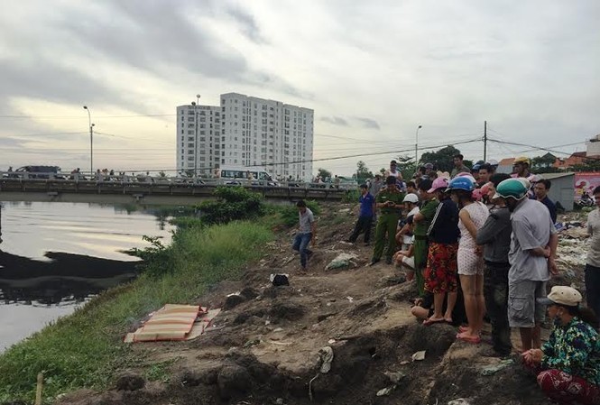 Đi vệ sinh trên cầu, thanh niên ngã sông chết đuối Khu vực phát hiện thi thể nạn nhân.