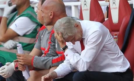 Bao giờ 'két sắt' của Arsenal mới mở? HLV Wenger gây thất vọng ở vòng mở màn Premier League