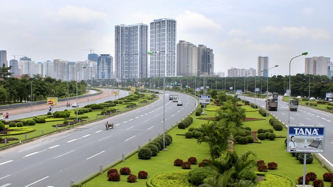 Viện trưởng Viện Môi trường sốc với số tiền 'cắt cỏ, tỉa cây' Không ít người “giật mình” về số tiền chi phí cắt cỏ trên Đại lộ Thăng Long