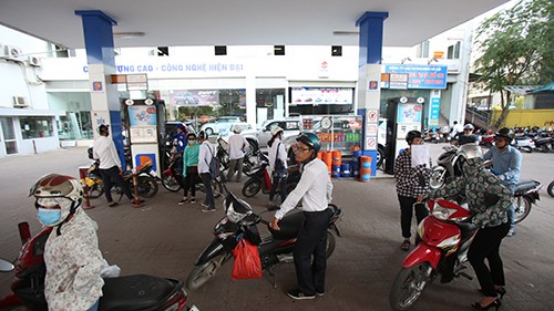Xăng có thể tăng giá hôm nay Xăng được dự báo có thể tăng vào ngày mai.