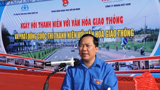 Đắk Lắk: Tuổi trẻ xung kích trong văn hóa giao thông Anh Nguyễn Phi Long phát biểu tại buổi lễ
