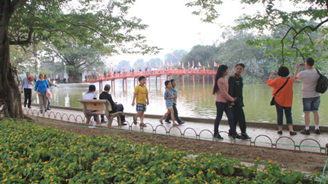 Cảnh sát hình sự hoá trang trên phố đi bộ chống 'đạo chích' Cảnh sát hình sự hoá trang trên phố đi bộ chống 'đạo chích'