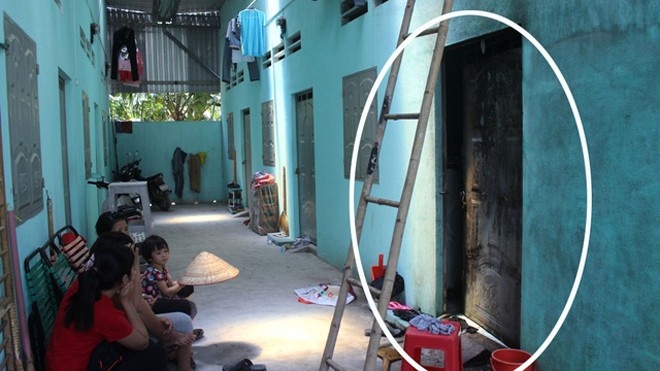 Lộ diện nghi can phóng hỏa “thiêu sống” 3 người trong phòng trọ Căn phòng (trong vòng tròn trắng) bị phóng hỏa lúc rạng sáng khiến 3 người bị bỏng