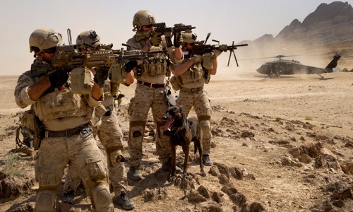 Đặc nhiệm Mỹ đột kích giải cứu hụt con tin ở Afghanistan Lính Mỹ chiến đấu ở chiến trường Afghanistan. Ảnh: US Army