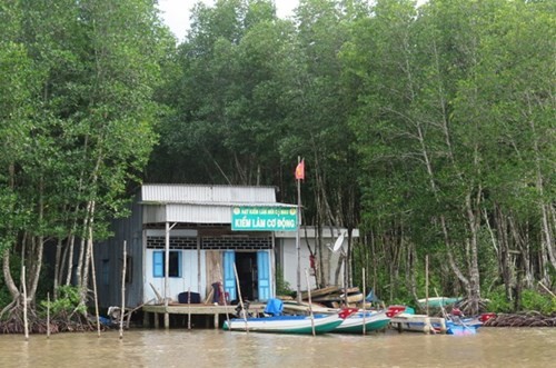 Tin mới vụ cán bộ đánh bài ăn tiền ở trụ sở kiểm lâm Trụ sở Tổ kiểm lâm, nơi xảy ra vụ cán bộ đánh bài ăn tiền.