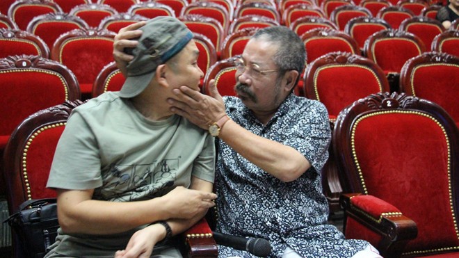 Đạo diễn Lê Hùng: Là nghệ sĩ phải lao tâm khổ tứ như Xuân Hinh Đạo diễn Lê Hùng: Là nghệ sĩ phải lao tâm khổ tứ như Xuân Hinh