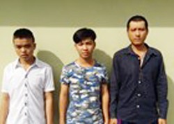 Thanh niên mới ra tù đánh người vì không mặc áo Nhóm thanh niên đâm chém người vì không mặc áo. Ảnh: CA