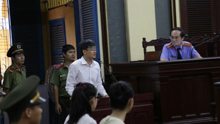 Đại gia phủ nhận 'hợp đồng tình ái' 16,5 tỷ với Hoa hậu Phương Nga Là người bị hại, ông M. được Tòa cho ‘nói lại’ lời ‘tố’ của bà Nga. Ảnh: Tân Châu