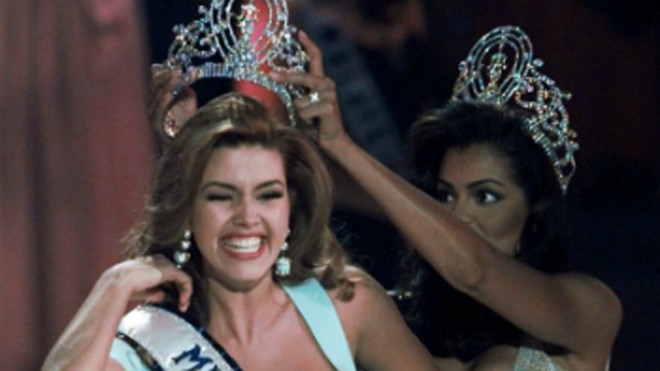 Hoa hậu bị Trump gọi là lợn lên tiếng về cuộc tranh luận của hai ứng viên Alicia Machado là Hoa hậu Hoàn vũ năm 1996. Ảnh: AP