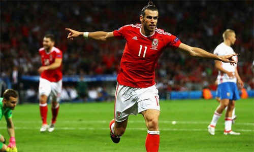 Bale lần thứ sáu nhận giải cầu thủ hay nhất Xứ Wales Bale chói sáng tại Euro 2016, giúp xứ Wales lập kỳ tích. Ảnh: Reuters.