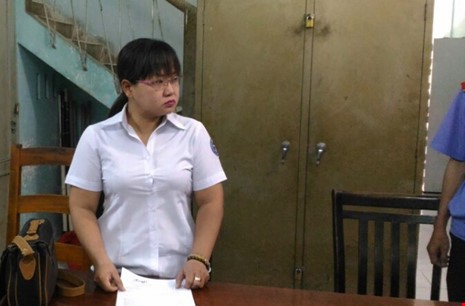 Bắt giữ nguyên chấp hành viên thi hành án dân sự quận 3 Nguyên chấp hành viên Đinh Thị Anh Đào. Ảnh: Pháp luật TP.HCM
