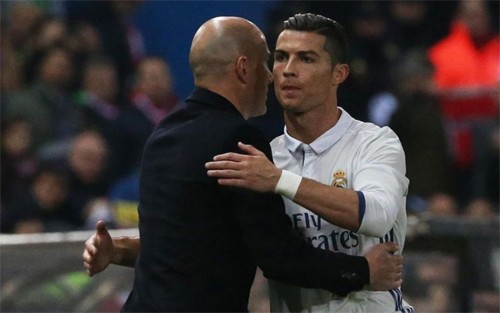 Zidane: 'Cú hat-trick của Ronaldo đã chấm dứt cuộc tranh luận về Quả bóng Vàng' Ronaldo nhiều khả năng sẽ giành Quả bóng vàng 2016. Ảnh: Reuters
