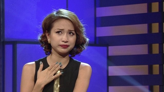Vân Hugo đi Trung Quốc không phải để chữa bệnh Vân Hugo nghẹn ngào khi nói về bệnh tật. Ảnh: chụp từ màn hình.