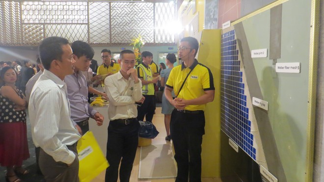 Khánh thành nhà máy vật liệu xây dựng Weber Các chuyên gia nước ngoài giới thiệu sản phẩm keo dán gạch Weber