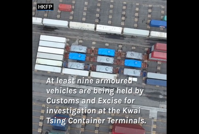 9 xe bọc thép Singapore bị tạm giữ ở Hong Kong 9 xe bọc thép Singapore bị tạm giữ ở Hong Kong
