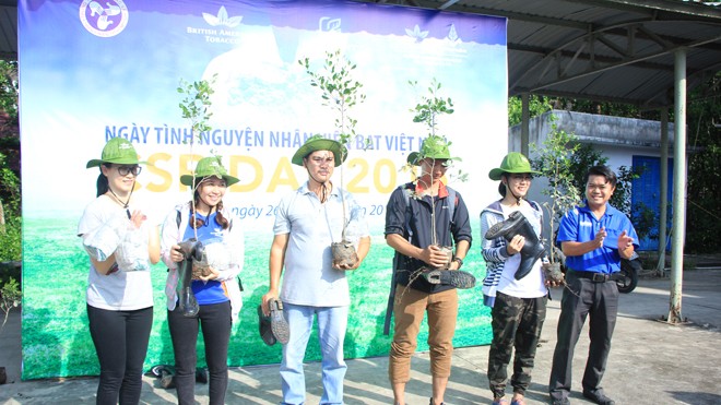 Trồng mới 500 cây xanh tại rừng ngập mặn Cần Giờ Ra quân trồng cây xanh tại khu rừng ngập mặn Cần Giờ
