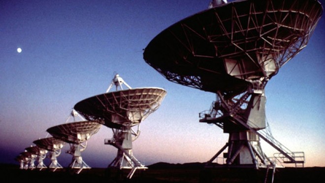 Giải mã nguồn gốc của thông điệp bí ẩn nhất vũ trụ Kính thiên văn Very Large Array. Ảnh: Reuters