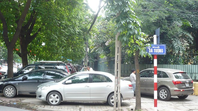 Hà Nội có thêm tuyến phố đỗ xe theo ngày chẵn, lẻ Sau Dã Tượng, phố Nguyên Gia Thiều là tuyến phố thứ 2 đỗ xe theo phương theo ngày chẵn, lẻ.