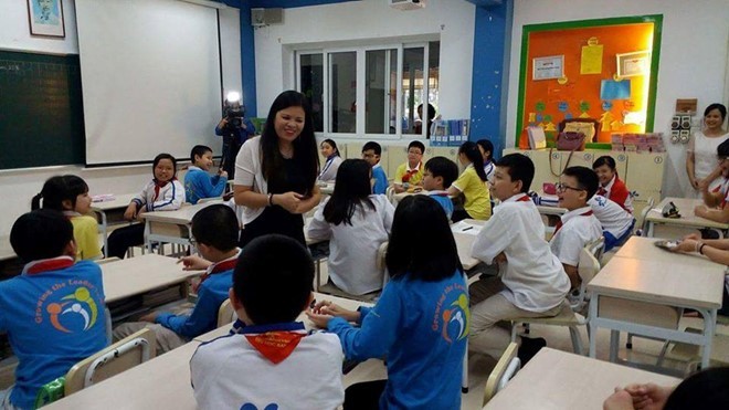TS Vũ Thu Hương: Chọn trường cho con, bố mẹ hãy đến… cổng trường TS Vũ Thu Hương cho rằng, bố mẹ không nên quá cầu kỳ khi chọn trường cho con vào lớp 1 (ảnh minh họa: IT)