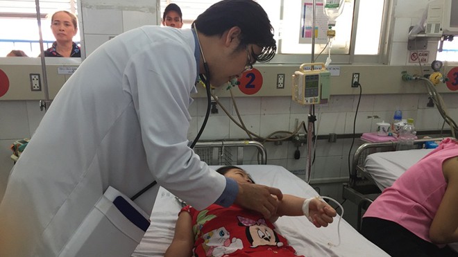 Trẻ nhập viện vì sốt xuất huyết ở TPHCM tăng cao Trẻ nhập viện vì sốt xuất huyết ở TPHCM tăng cao