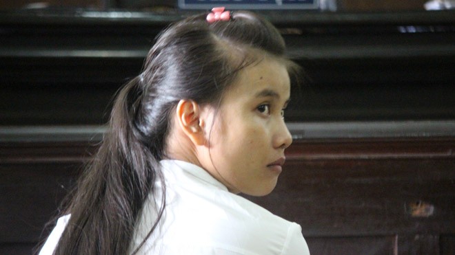 Người đàn bà đâm chết chồng ‘hờ’ rồi ra tòa kêu oan Trần Tô Minh Châu tại tòa phúc thẩm sáng 7/7. Ảnh: Tân Châu